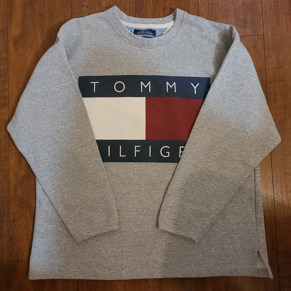 Vintage 90s Tommy Hilfiger Sweatshirt. Gray. Big Logo. Size XL
